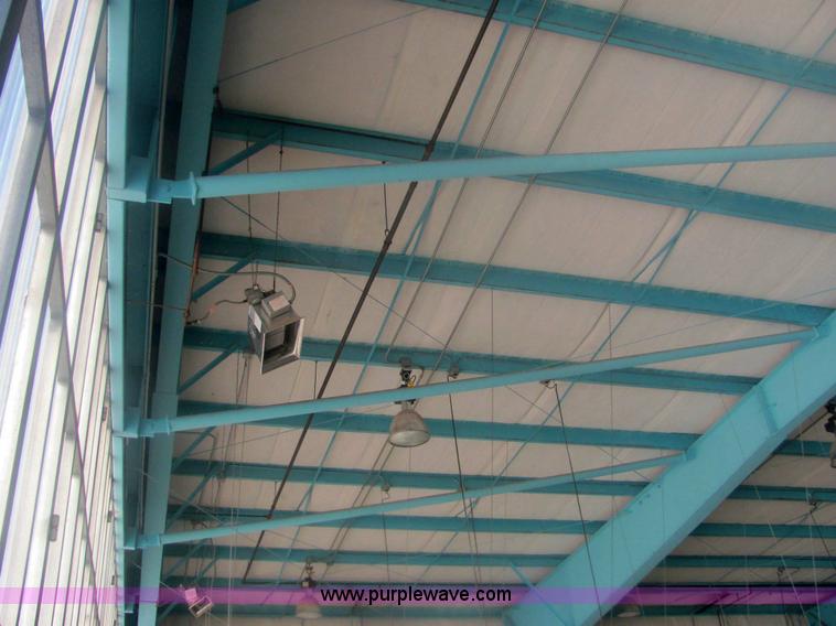 image for item 6120 1987 steel hangar building