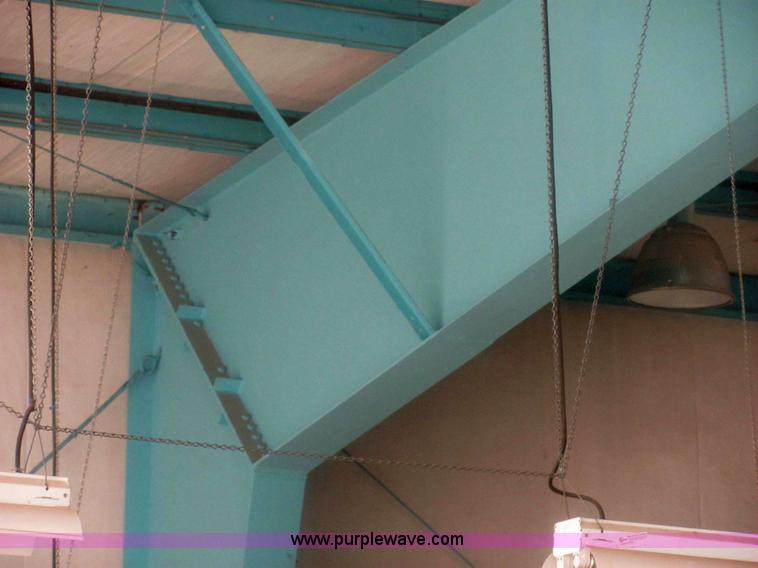 image for item 6120 1987 steel hangar building