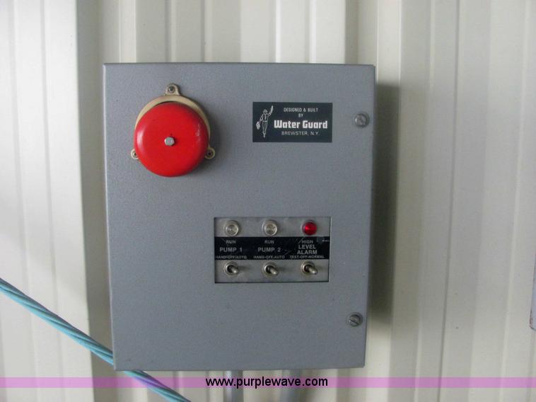 image for item 6120 1987 steel hangar building