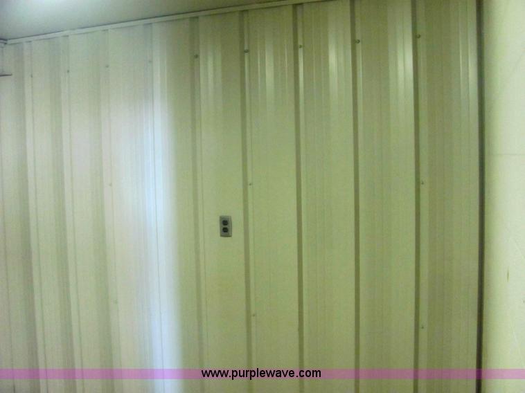 image for item 6120 1987 steel hangar building