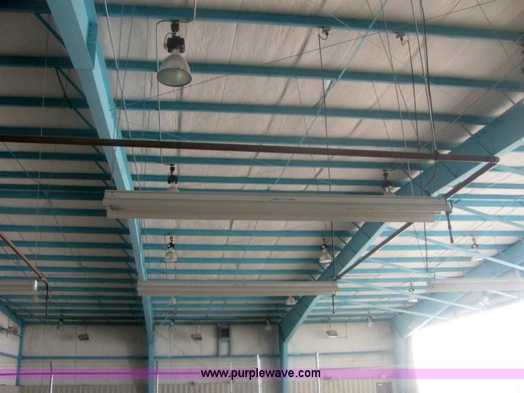 image for item 6120 1987 steel hangar building