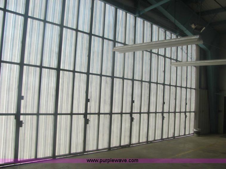 image for item 6120 1987 steel hangar building