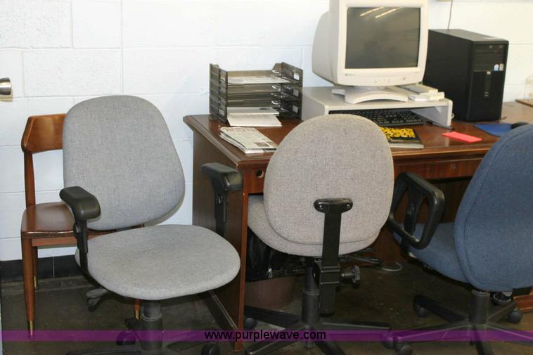 image for item 6189 Assorted office supplies