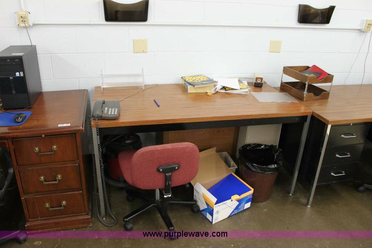 image for item 6189 Assorted office supplies