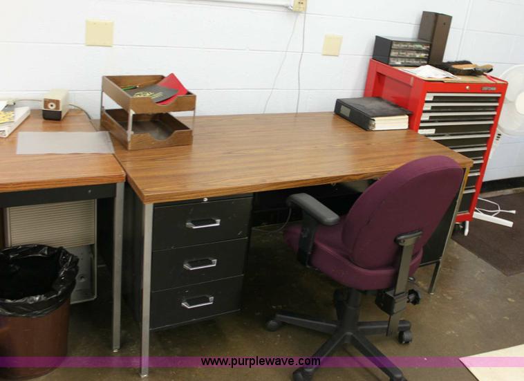 image for item 6189 Assorted office supplies