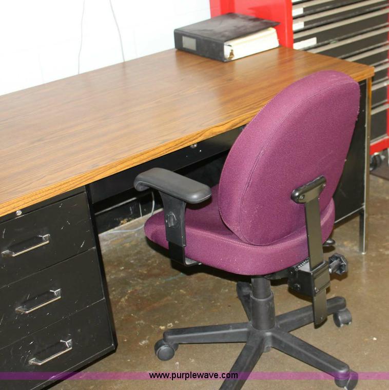 image for item 6189 Assorted office supplies