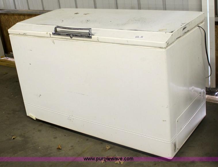 Sears chest freezer in Winfield, KS Item 6255 sold Purple Wave