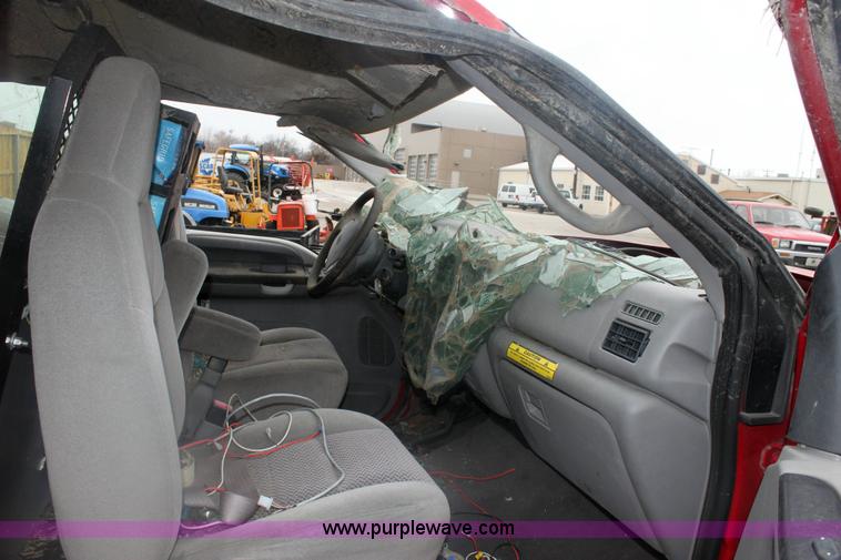 image for item 6284 2001 Ford F550 XLT Super Duty pickup truck