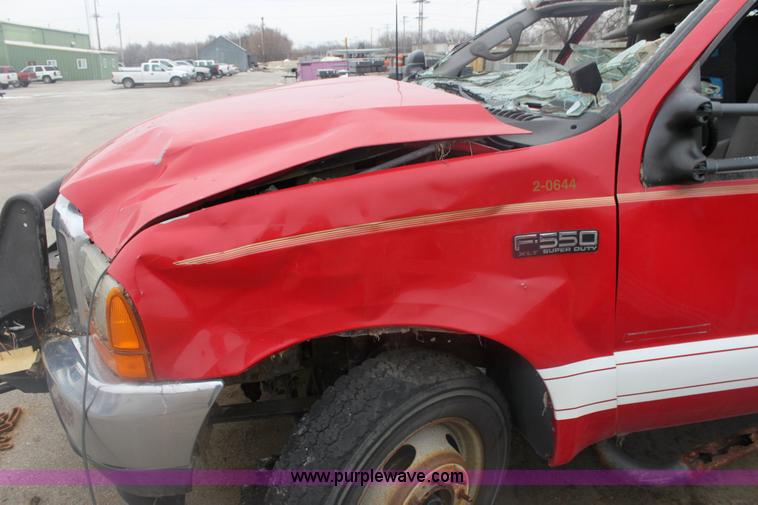 image for item 6284 2001 Ford F550 XLT Super Duty pickup truck