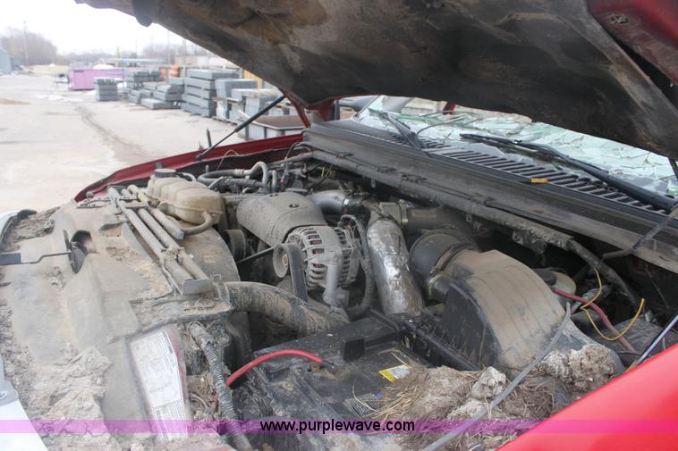 image for item 6284 2001 Ford F550 XLT Super Duty pickup truck