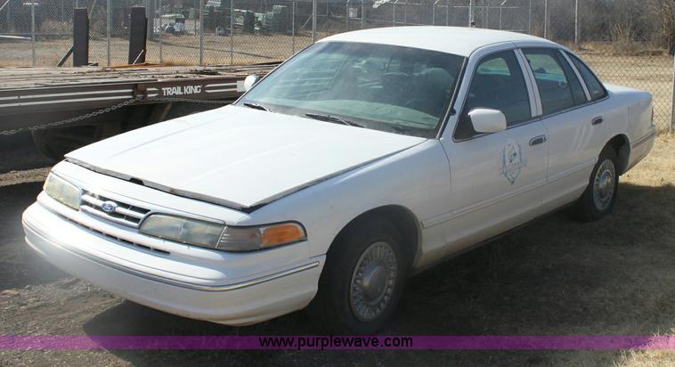 image for item 6292 1996 Ford Crown Victoria Police Interceptor