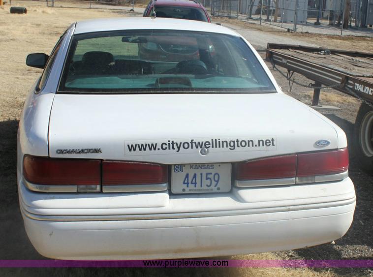 image for item 6292 1996 Ford Crown Victoria Police Interceptor