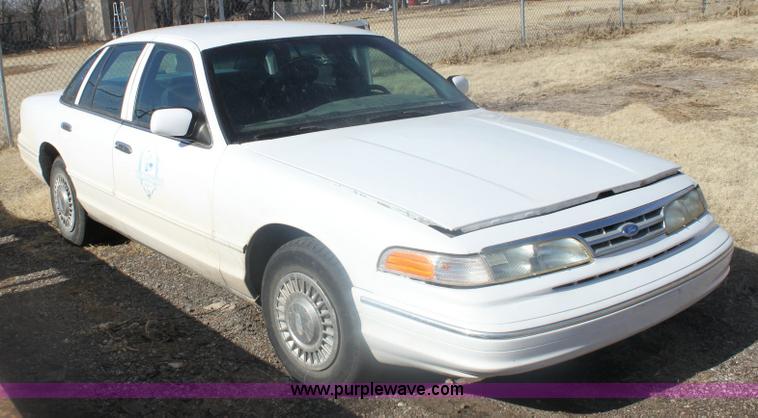 image for item 6292 1996 Ford Crown Victoria Police Interceptor