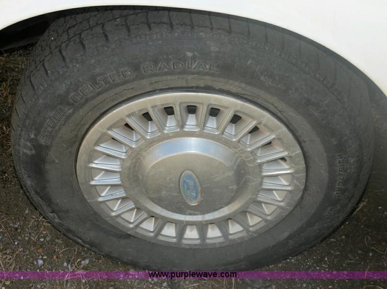 image for item 6292 1996 Ford Crown Victoria Police Interceptor