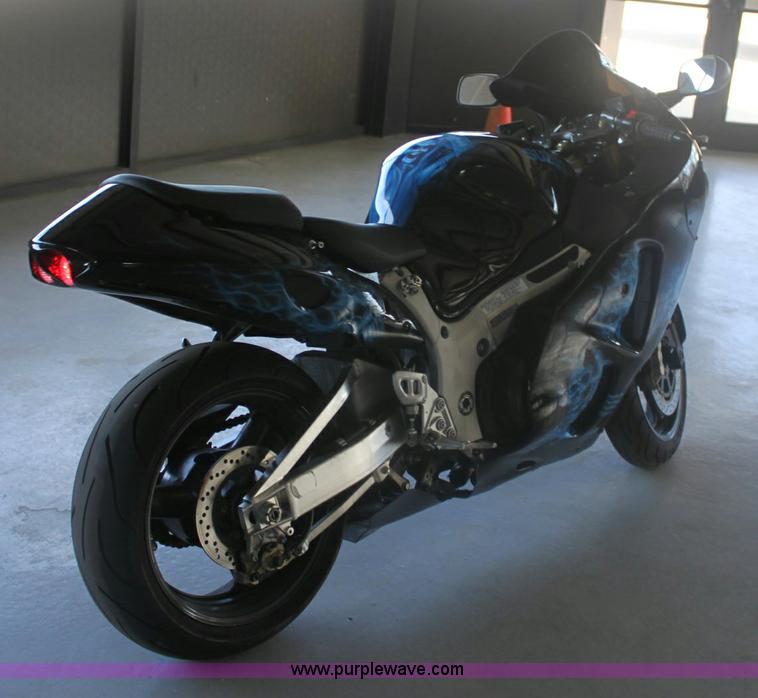 image for item 6307 2004 Suzuki Hayabusa GSX 1300R motorcycle