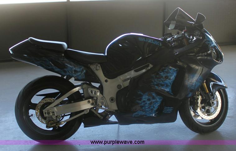 image for item 6307 2004 Suzuki Hayabusa GSX 1300R motorcycle