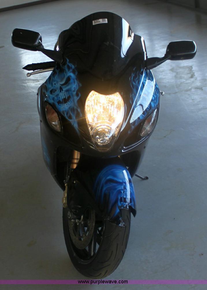 image for item 6307 2004 Suzuki Hayabusa GSX 1300R motorcycle