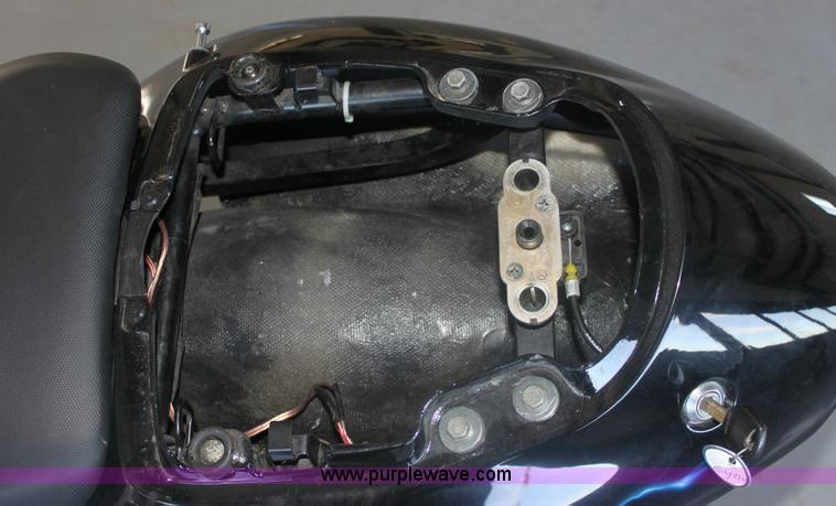 image for item 6307 2004 Suzuki Hayabusa GSX 1300R motorcycle