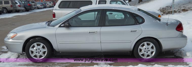 image for item 7808 2005 Ford Taurus SE