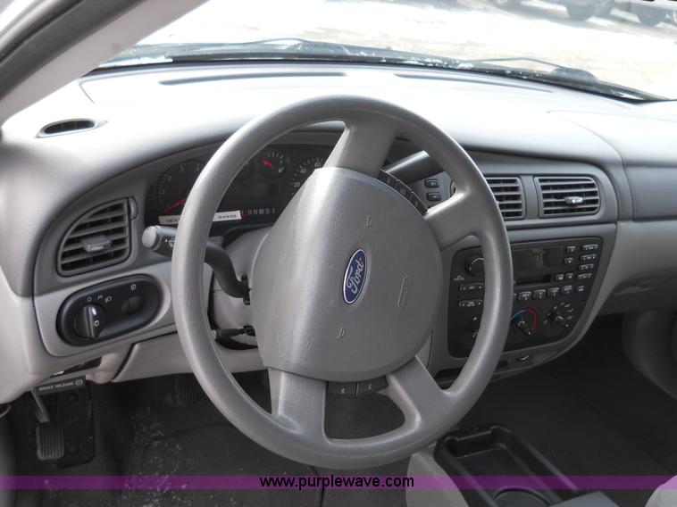 image for item 7808 2005 Ford Taurus SE