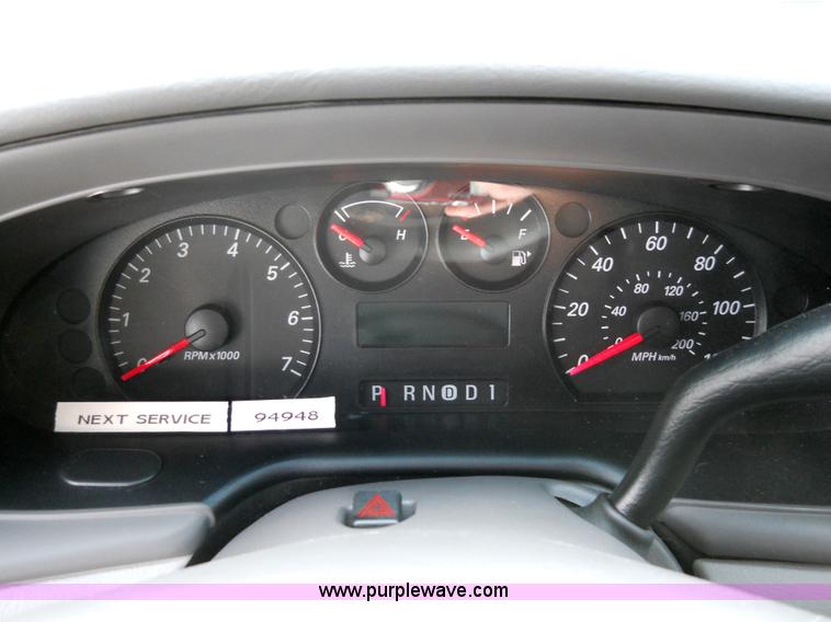 image for item 7808 2005 Ford Taurus SE