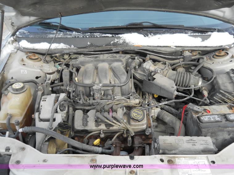 image for item 7808 2005 Ford Taurus SE