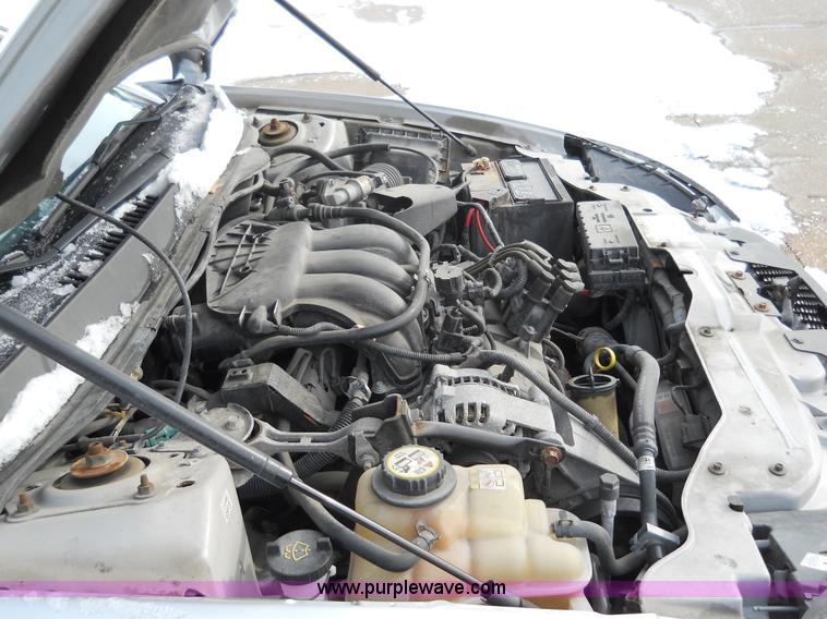 image for item 7808 2005 Ford Taurus SE