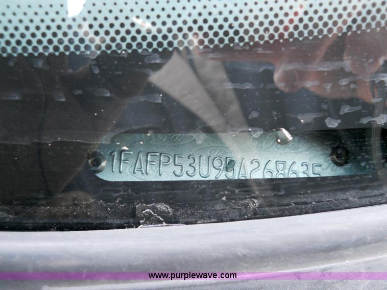 image for item 7808 2005 Ford Taurus SE