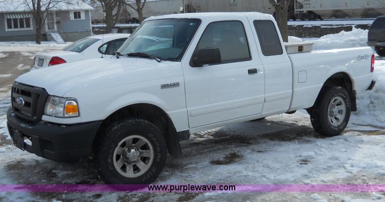 image for item 7809 2006 Ford Ranger supercab pickup truck
