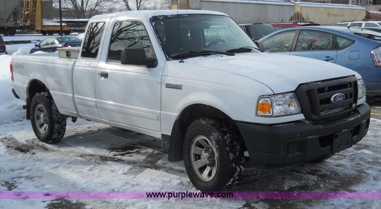 image for item 7809 2006 Ford Ranger supercab pickup truck
