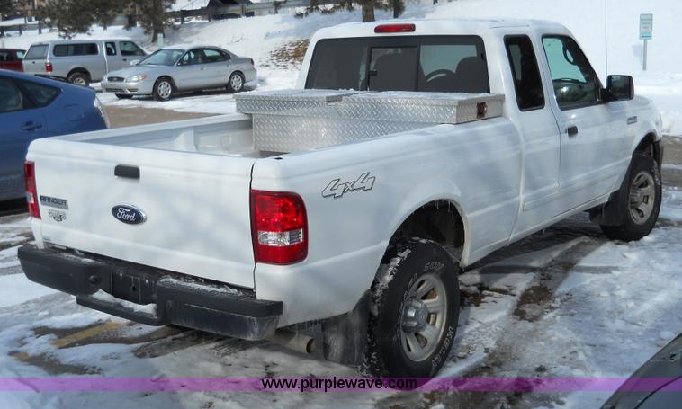 image for item 7809 2006 Ford Ranger supercab pickup truck