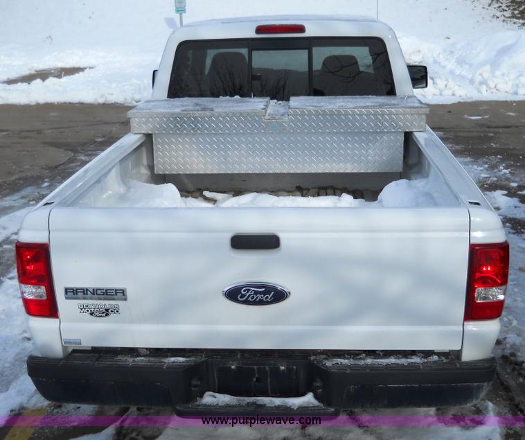 image for item 7809 2006 Ford Ranger supercab pickup truck
