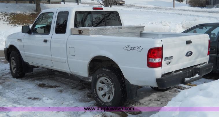 image for item 7809 2006 Ford Ranger supercab pickup truck