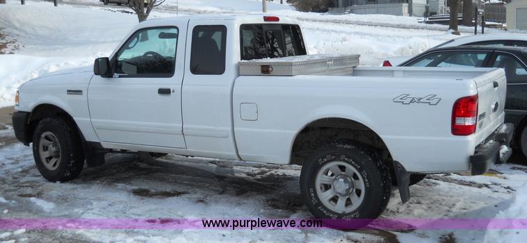 image for item 7809 2006 Ford Ranger supercab pickup truck