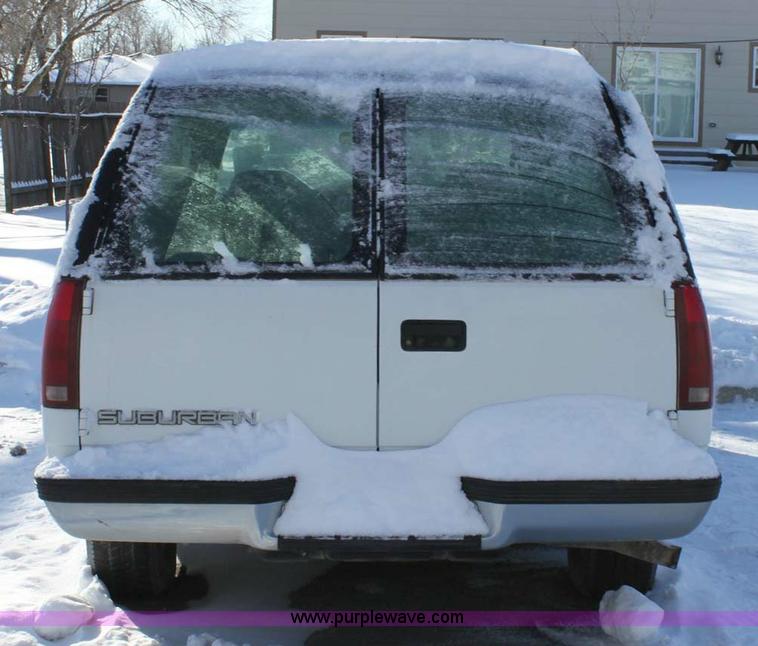 image for item 9151 1996 GMC C1500 Suburban Sierra SL