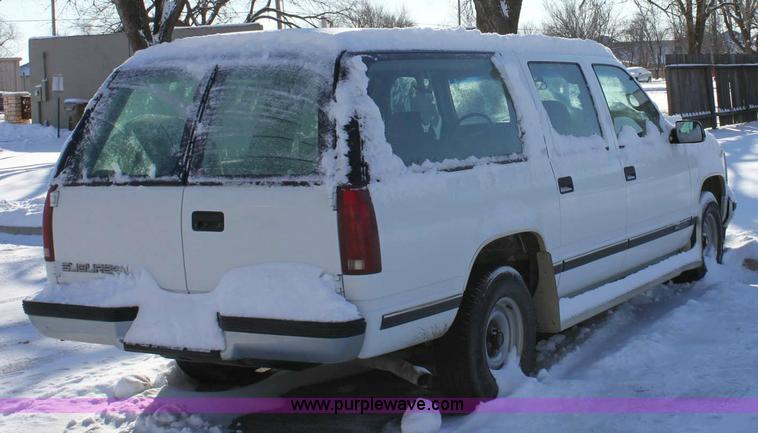 image for item 9151 1996 GMC C1500 Suburban Sierra SL