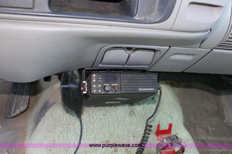 image for item 9151 1996 GMC C1500 Suburban Sierra SL