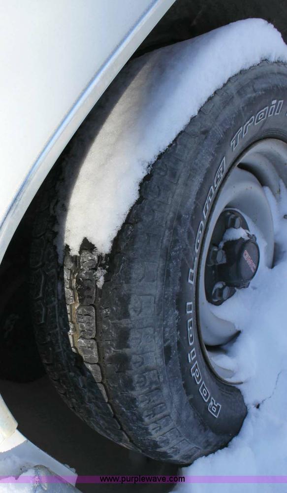 image for item 9151 1996 GMC C1500 Suburban Sierra SL