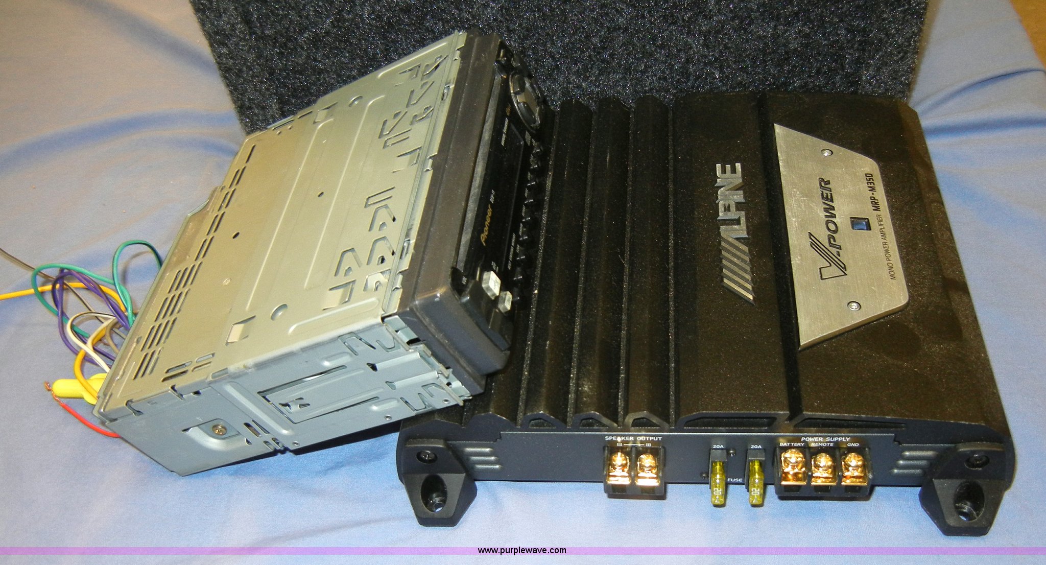 Assorted car stereo equipment in Ottawa, KS Item 2111 sold Purple Wave