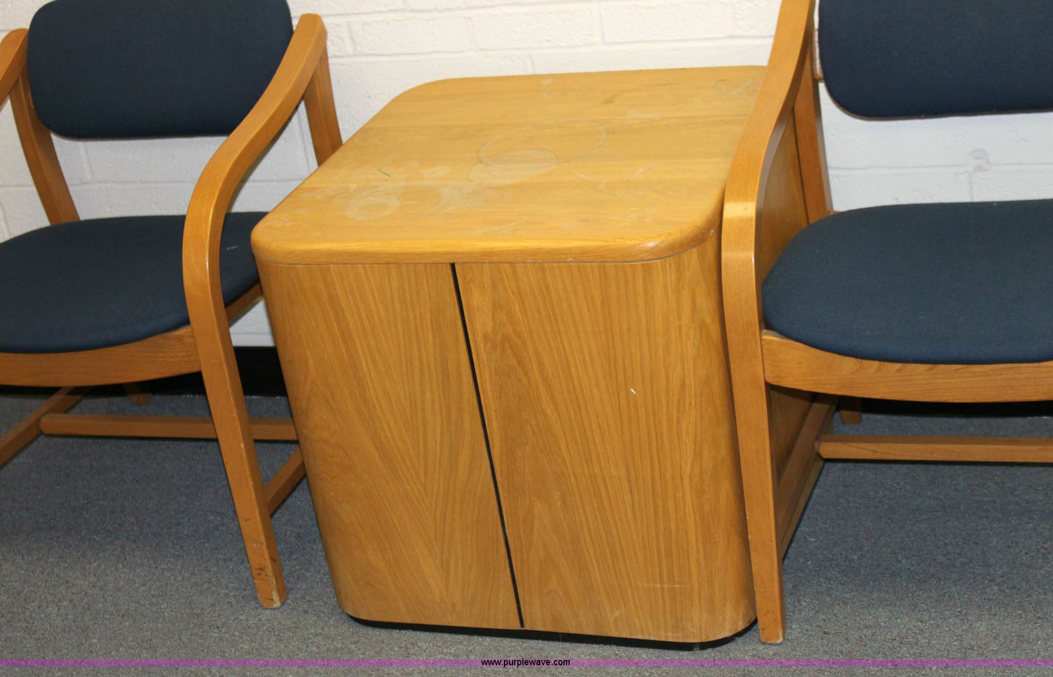 Assorted office furniture in Wichita, KS Item 6203 sold Purple Wave