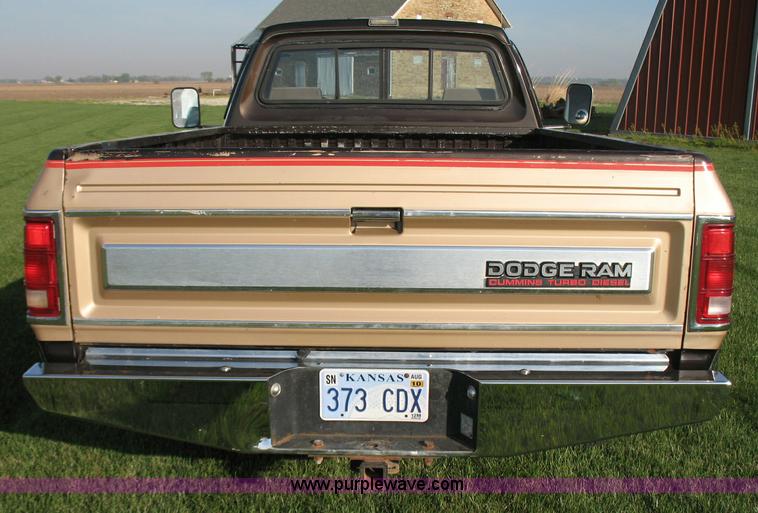 image for item 1500 1990 Dodge Ram D-250 LE pickup truck