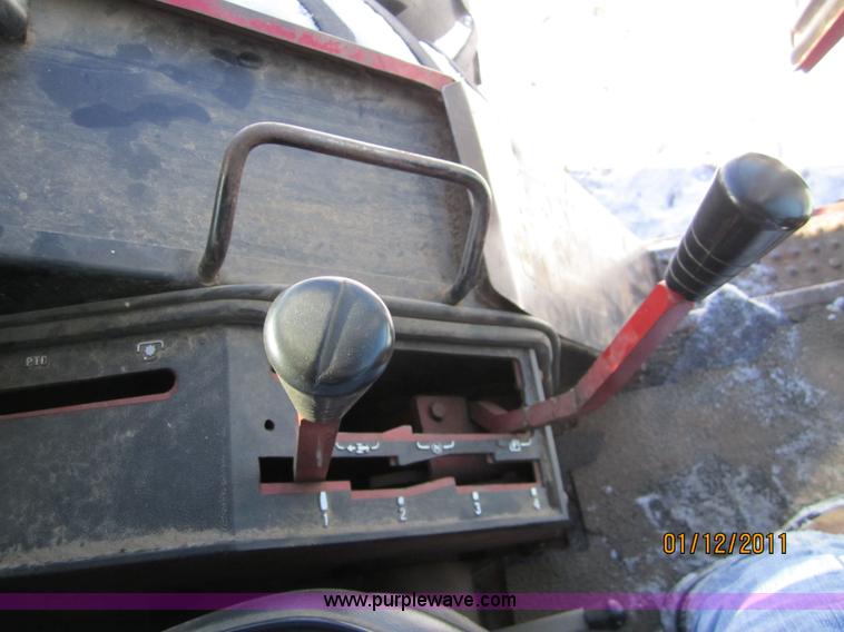 image for item 3261 1980 International F986 tractor