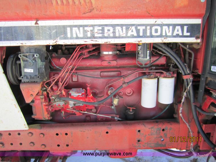 image for item 3261 1980 International F986 tractor