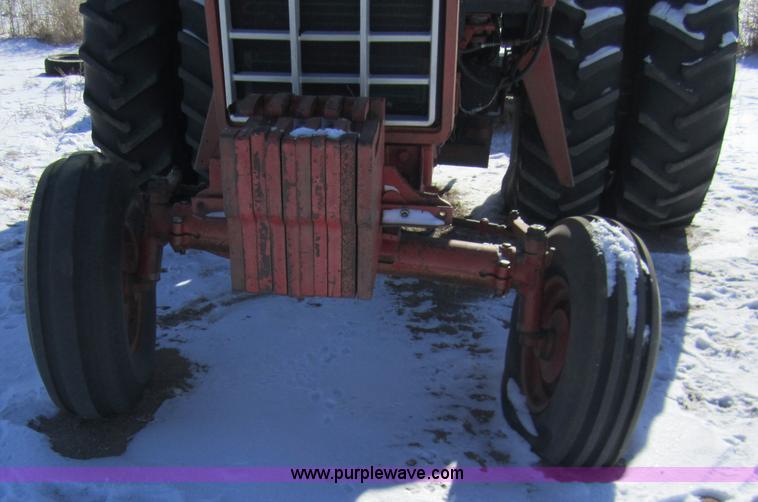 image for item 3261 1980 International F986 tractor