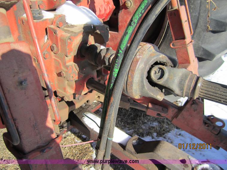 image for item 3261 1980 International F986 tractor