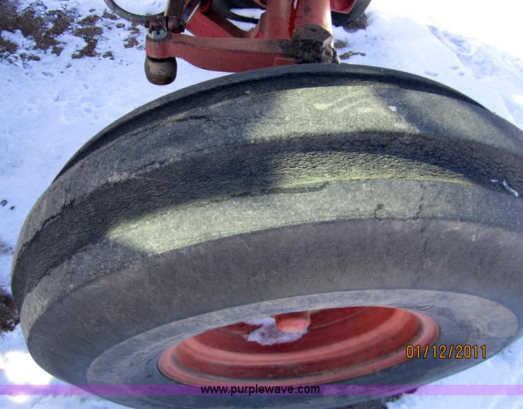 image for item 3261 1980 International F986 tractor