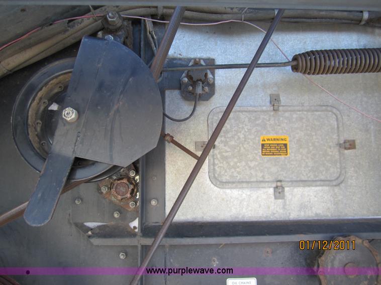 image for item 3262 1983 Gleaner L3 combine