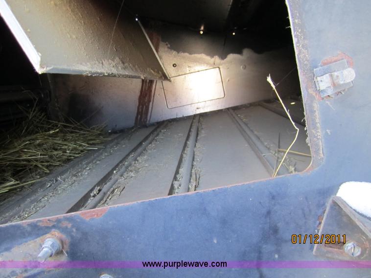 image for item 3262 1983 Gleaner L3 combine