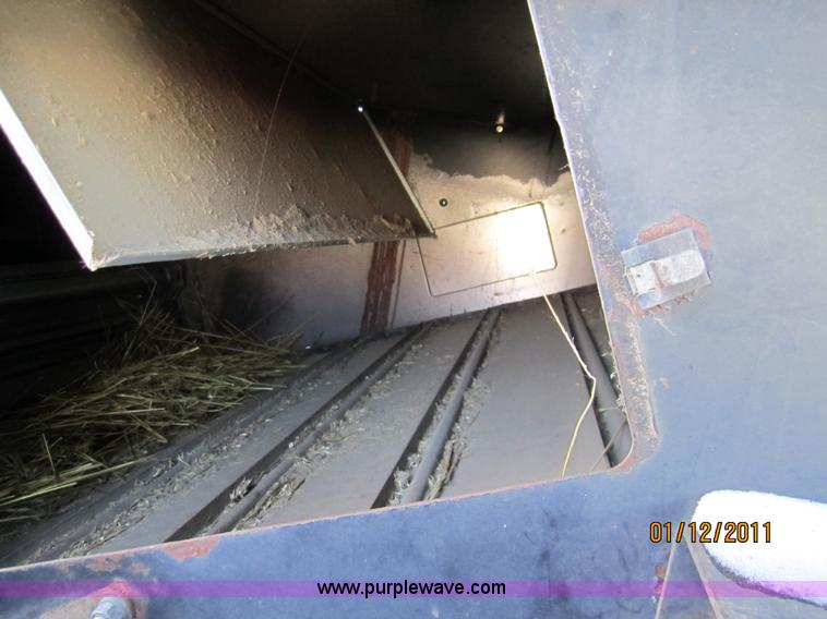 image for item 3262 1983 Gleaner L3 combine