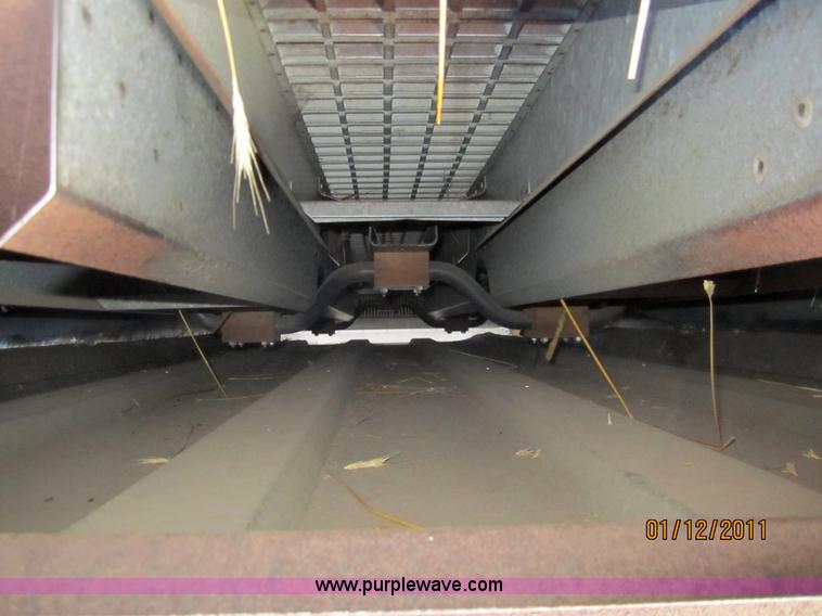 image for item 3262 1983 Gleaner L3 combine